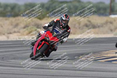 media/Oct-13-2025-Moto Forza (Mon) [[a66d839500]]/3-B Group/Session 3 (Turn 16)/